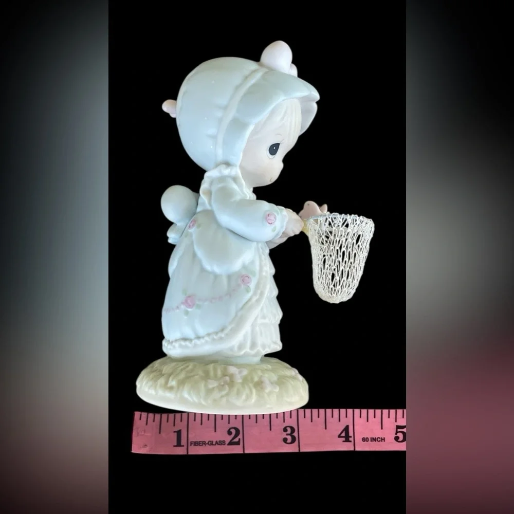 Precious Moments Figurine - Picture 8 of 10